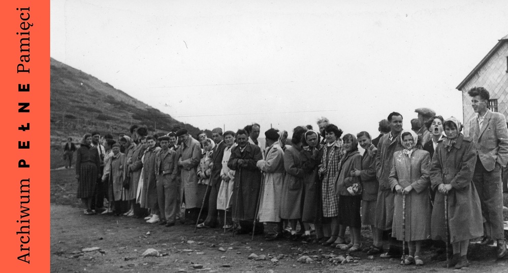 Wycieczka Tadeusza Chrzanowskiego oraz grupy turystów na Śnieżkę w 1955 r. Schronisko „Pod Śnieżką” (Śląski Dom), IPN Ka 454/79, t. 3.