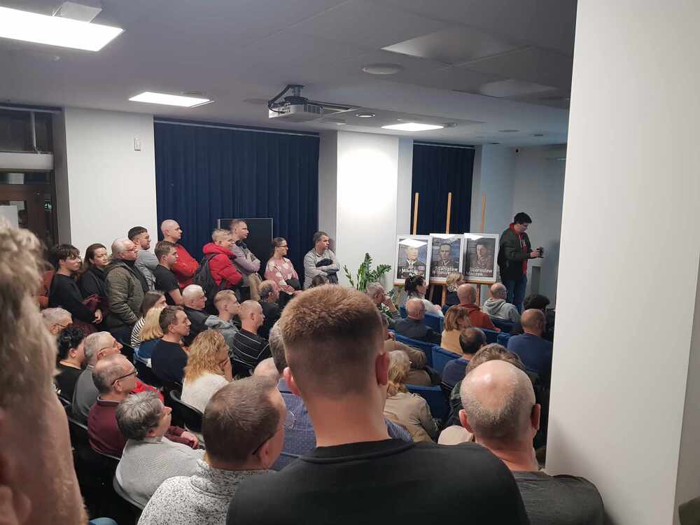 Wykład Adama Kurusa pt. Krwawy Poniedziałek 4 IX 1939. Niemiecka zbrodnia wojenna na mieszkańcach Częstochowy. Fot. Mirosław Sikora, Marcin Kurus i Adam Kurus