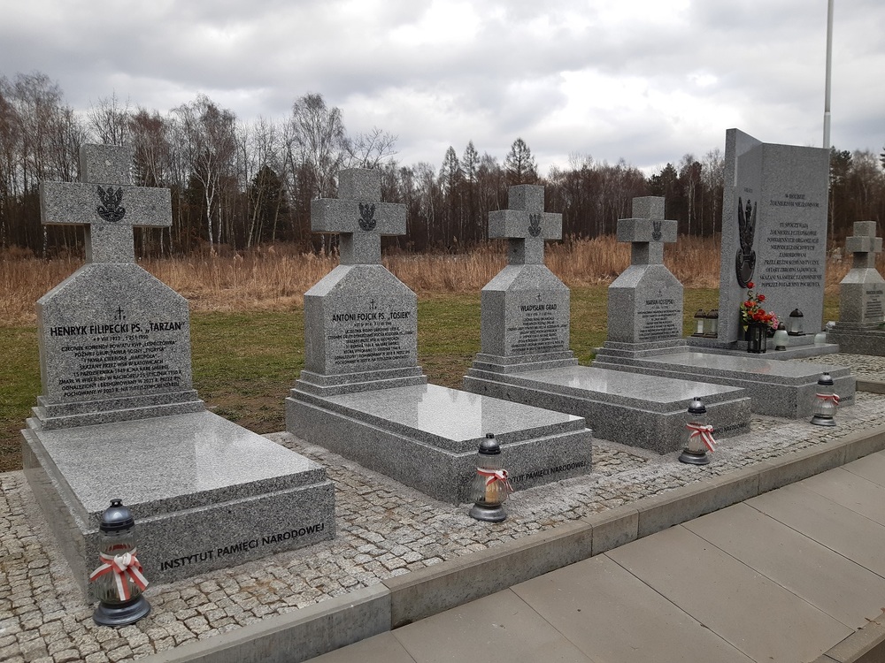 Groby Niezłomnych (3)