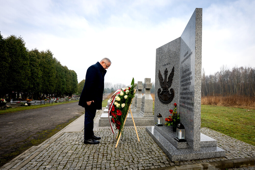 Oddanie hołdu Bohaterom spoczywającym w Kwaterze Żołnierzy Niezłomnych – Katowice, 1 marca 2024. Fot.: IPN K. Łojko