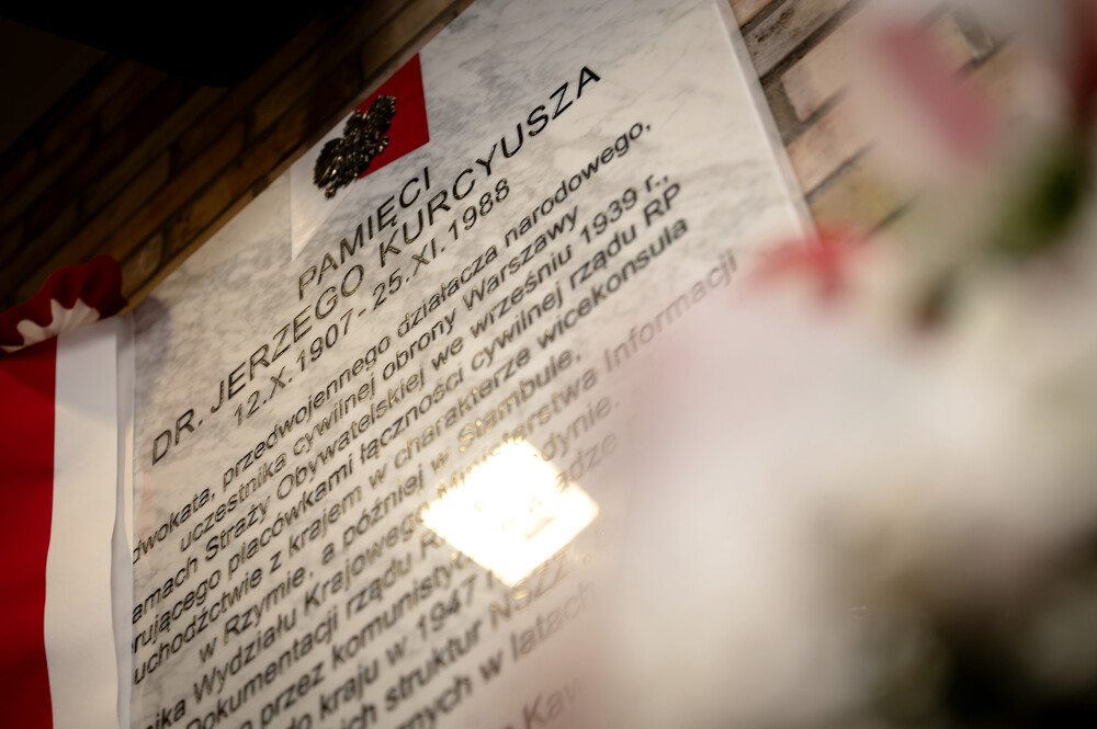 Uroczyste odsłonięcie tablicy upamiętniającej mec. Jerzego Kurcyusza – Katowice, 18 kwietnia 2024. Fot.: IPN K. Łojko