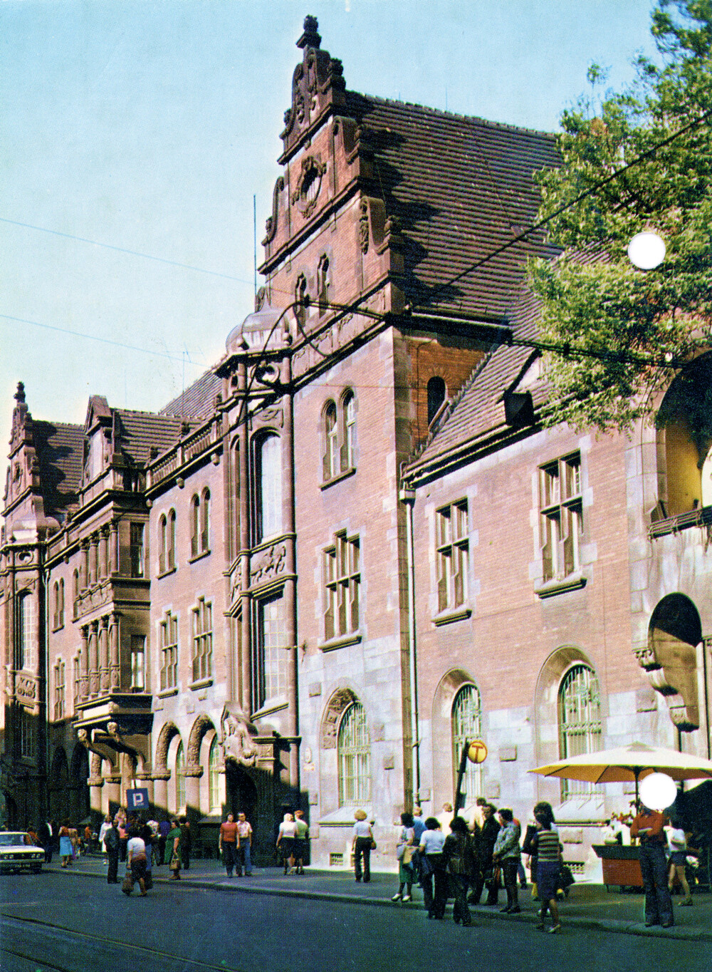 Bytom, ul. Piekarska, 1982 r. (fot. J. Tymiński – KAW, wyd. Krajowa Agencja Wydawnicza; IPN Ka 043/1022)