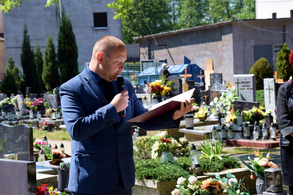 Uroczystość oznaczenia grobów powstańców śląskich śp. Jana Wieczorka oraz śp. Jana Nikodema Jaronia znakiem pamięci „Tobie Polsko” – Lubliniec, 9 maja 2024. Fot.: IPN