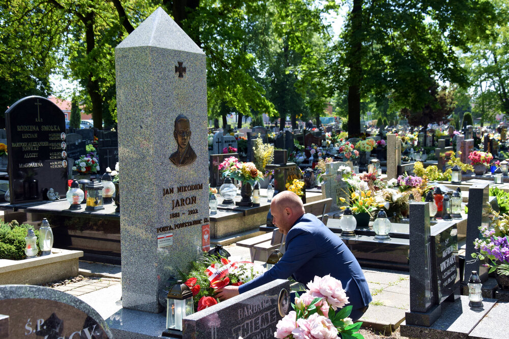 Uroczystość oznaczenia grobów powstańców śląskich śp. Jana Wieczorka oraz śp. Jana Nikodema Jaronia znakiem pamięci „Tobie Polsko” – Lubliniec, 9 maja 2024. Fot.: IPN