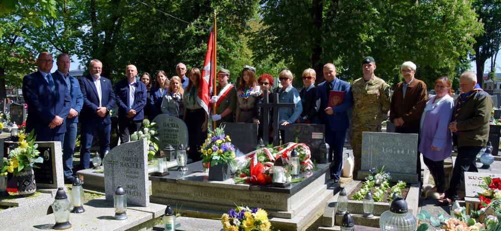 Uroczystość oznaczenia grobów powstańców śląskich śp. Jana Wieczorka oraz śp. Jana Nikodema Jaronia znakiem pamięci „Tobie Polsko” – Lubliniec, 9 maja 2024. Fot.: IPN