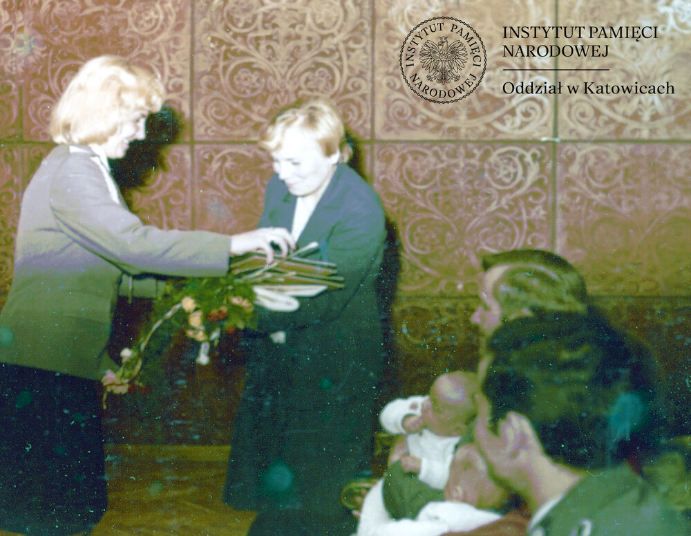 Uroczystość nadania imion dzieciom funkcjonariuszy ZOMO, Urząd Stanu Cywilnego w Katowicach, jesień 1978 r.