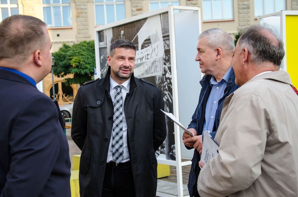 Otwarcie wystawy plenerowej „Wstańcie, chodźmy. Pierwsza pielgrzymka Jana Pawła II do Polski” – Kraków, 16 października 2019