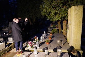Wizyta Prezesa IPN na grobie Jana Stawisińskiego w Koszalinie / Fot. M. Ruczyński  (IPN)